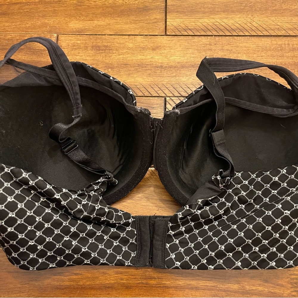 Cacique Black and White Bra With Mesh Size 38 DD - Picture 2 of 6